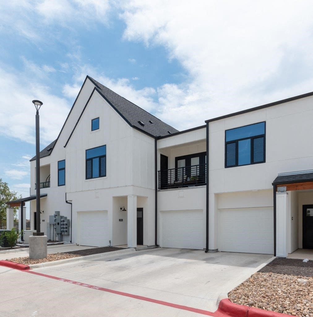 Direct Access Garage at Hermosa Village, Leander, 78641