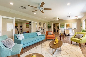Clubhouse Leasing Office - Photo Gallery 4