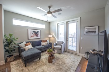 livingroom in ft worth texas apartments - Photo Gallery 2