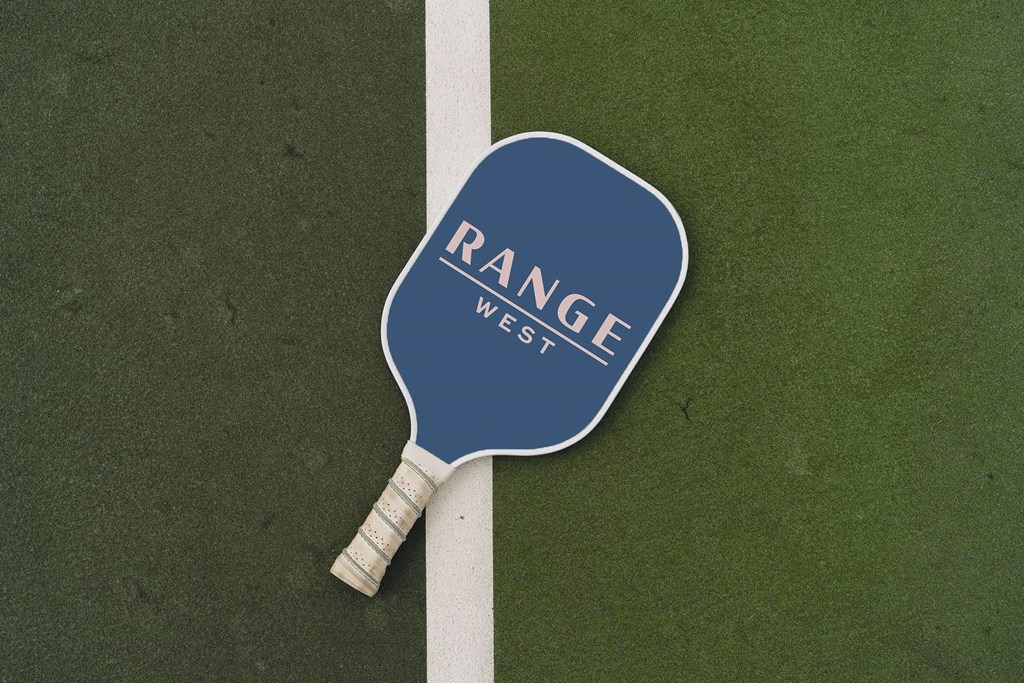 A blue paddle with the word RANGE on it.