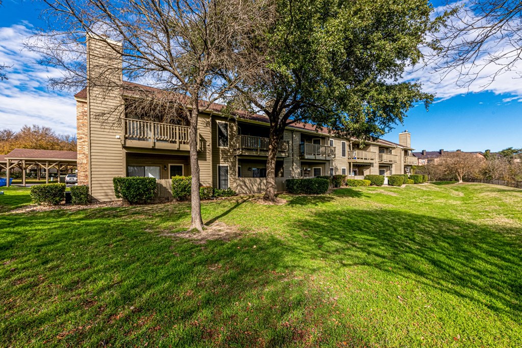 exterior shot of building during the day in austin texas apartments