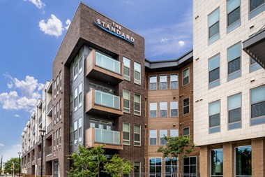 5200 White Settlement Studio-2 Beds Apartment for Rent