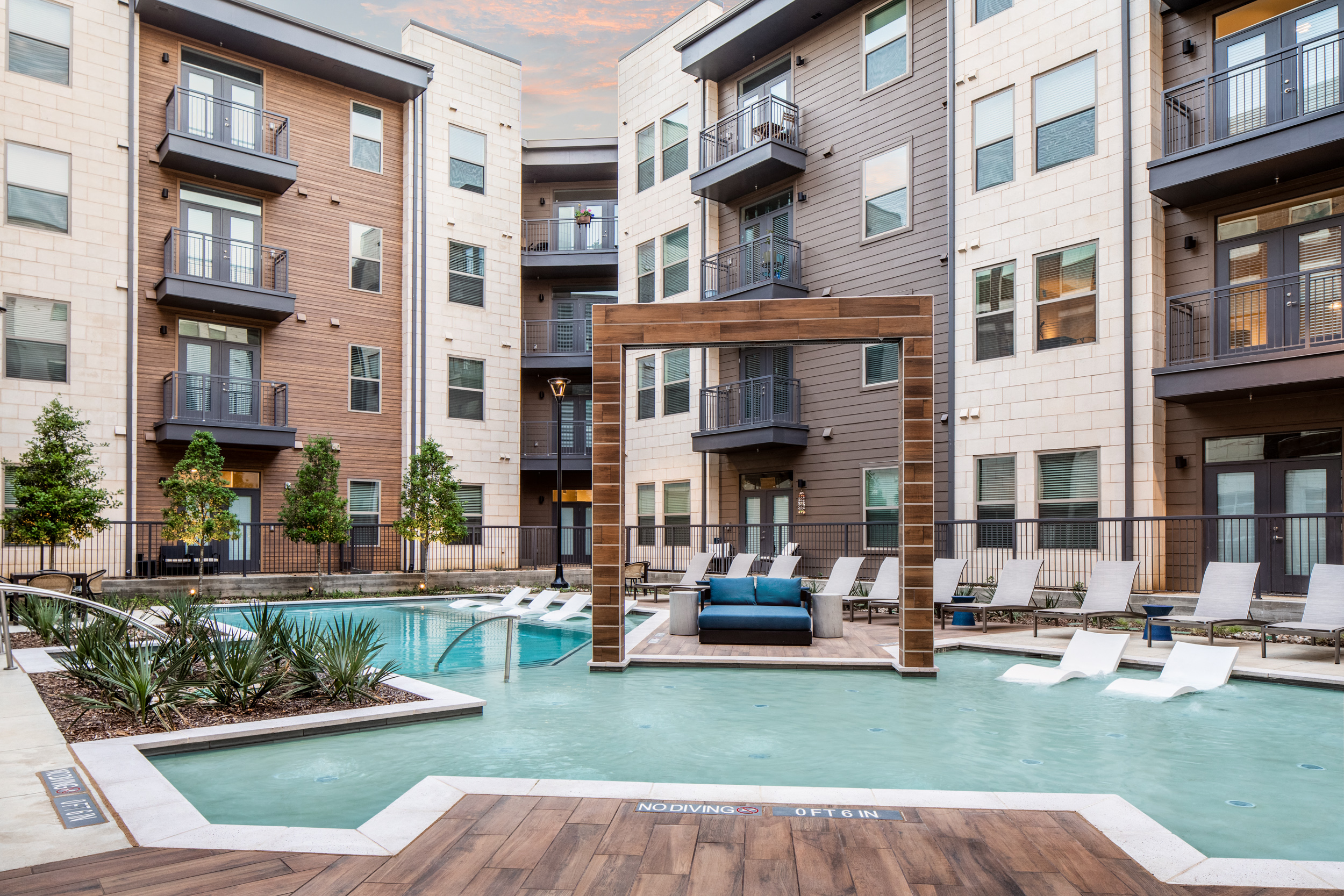 The Standard River District Apartments 5200 White Settlement Fort Worth Tx Rentcafe