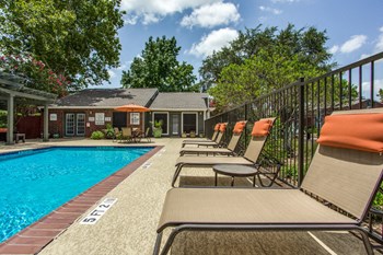 apartments in austin tx with a pool - Photo Gallery 22