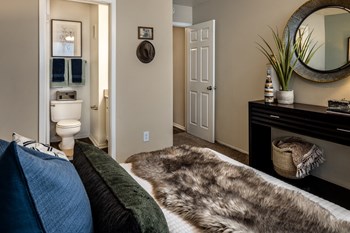 Model Apartment Home Bedroom - Photo Gallery 6