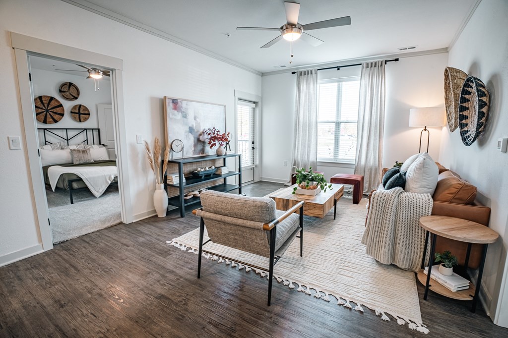 living area with ample seating