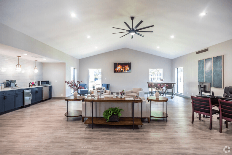 the estates at tanglewood|living room