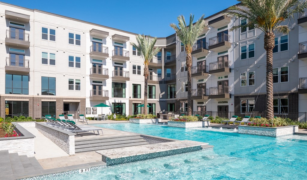 sideview of pool with entrance of the pool