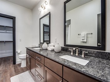 Model Bathroom - Photo Gallery 19