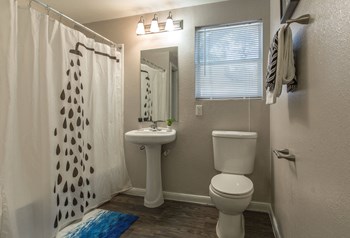 7607 Blessing Ave 1-3 Beds Apartment for Rent - Photo Gallery 2