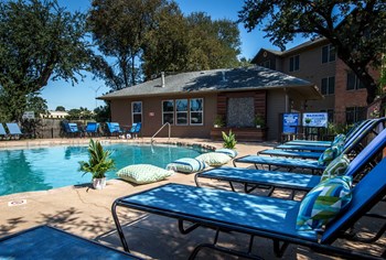 7607 Blessing Ave 1-3 Beds Apartment for Rent - Photo Gallery 3