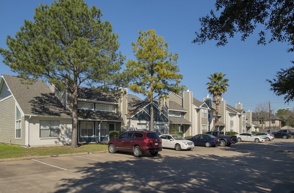 parking spaces in our pearland texas apartment community