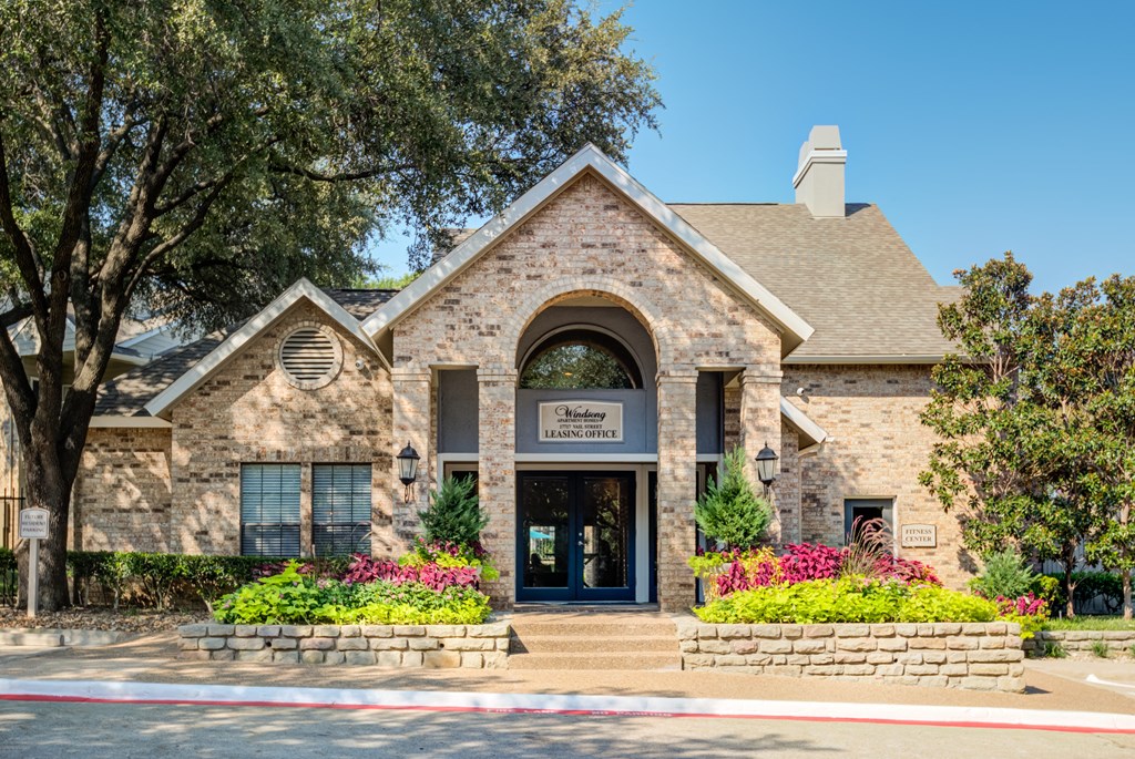 the welcome center at the crossings apartments