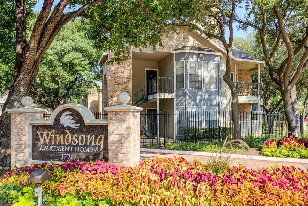 exterior view of the villas at villasago apartments tx