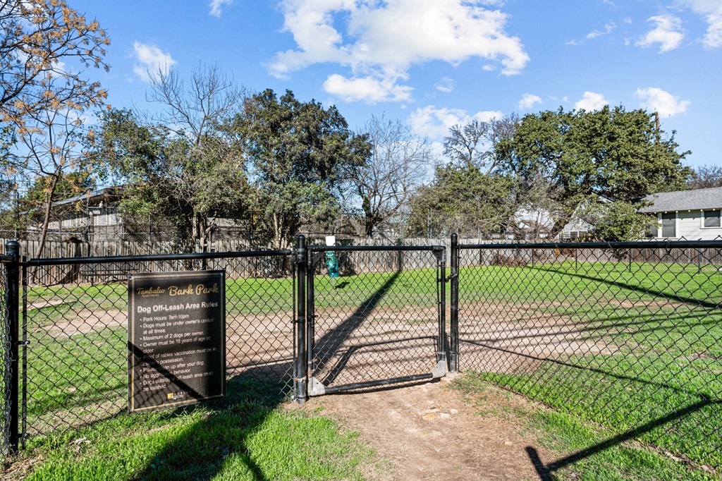 the gate to the dog park is closed