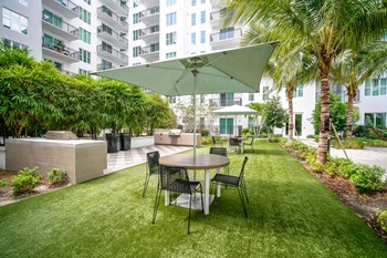 Outdoor Space Apartment Florida - Photo Gallery 38