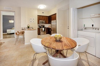 dining room - Photo Gallery 5