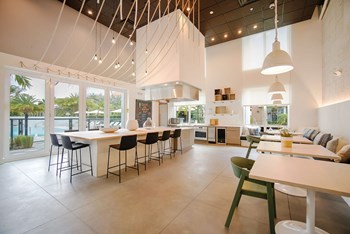 Clubhouse Apartment Florida - Photo Gallery 12