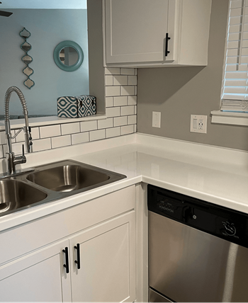 kitchen sink with white countertops - Photo Gallery 4