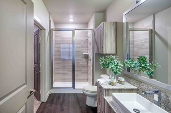 10001 North Fwy 1-3 Beds Apartment for Rent - Photo Gallery 5