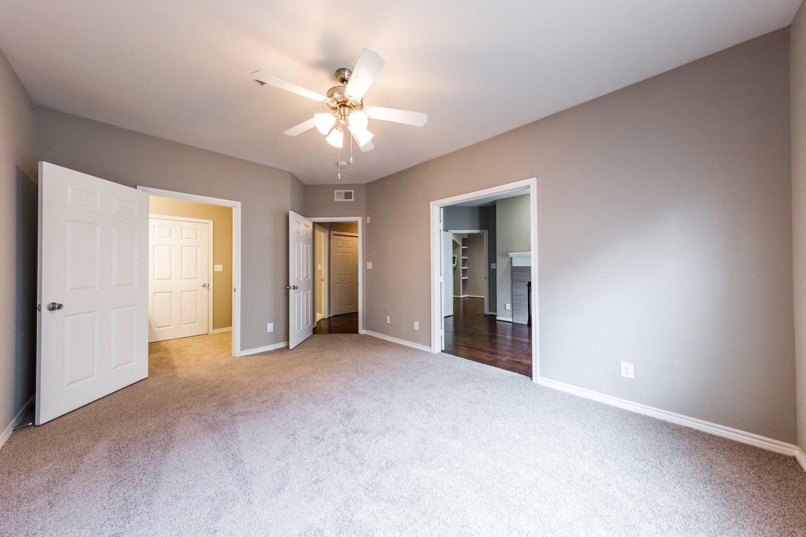 Photos and Video of Vines at Turtle Creek in Dallas, TX