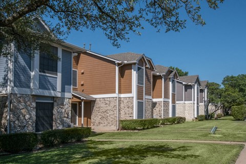 Lush Green Outdoors at The Robinson on Melrose, Austin, 78727