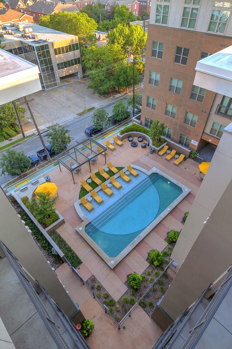 uptown dallas apartments with a pool