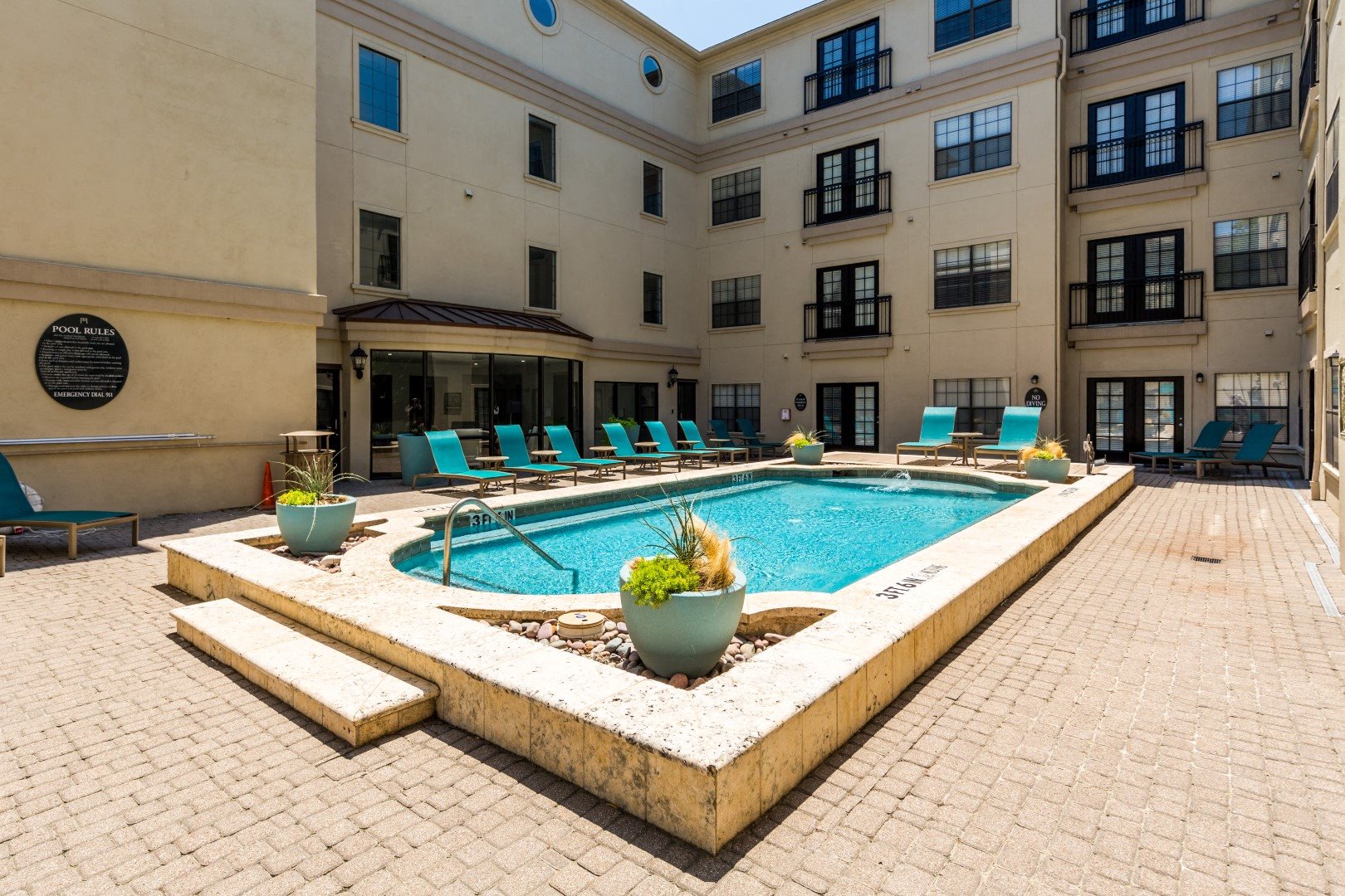 Photos and Video of Vines at Turtle Creek in Dallas, TX