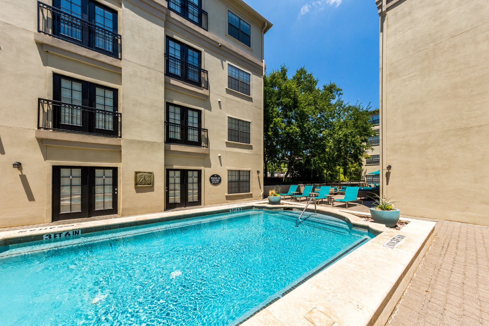 Photos and Video of Vines at Turtle Creek in Dallas, TX