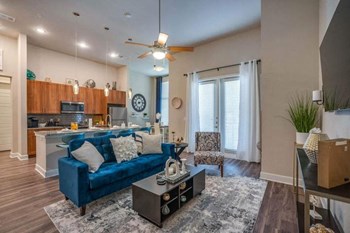 7830 Van Tuyl Pkwy. 1-3 Beds Apartment for Rent - Photo Gallery 4