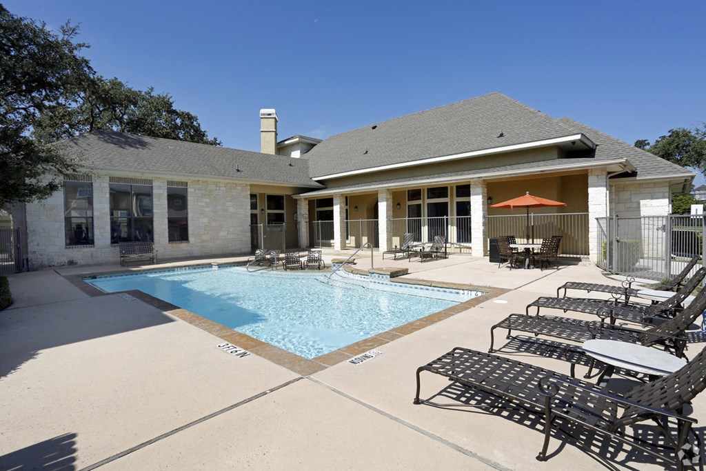 san antonio tx townhomes with a pool