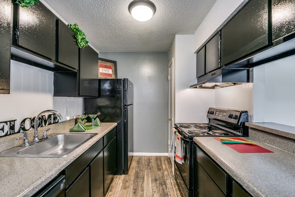 the preserve at ballantyne commons apartment kitchen