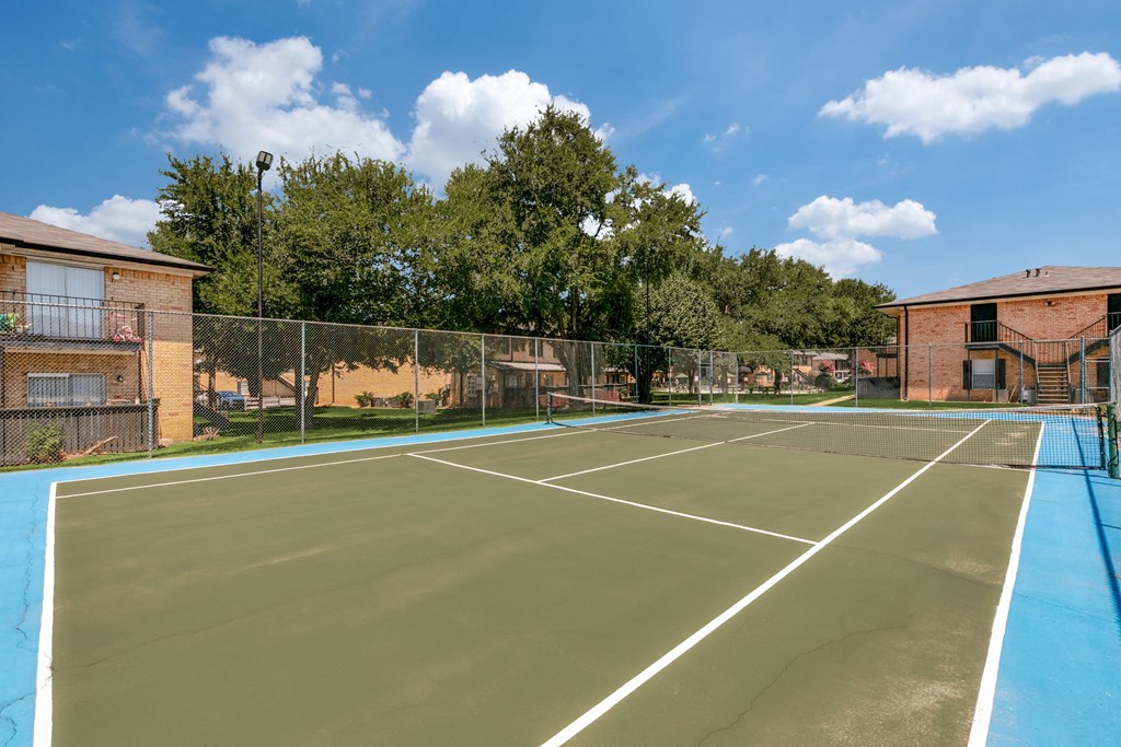 the tennis courts are available for tenants to use