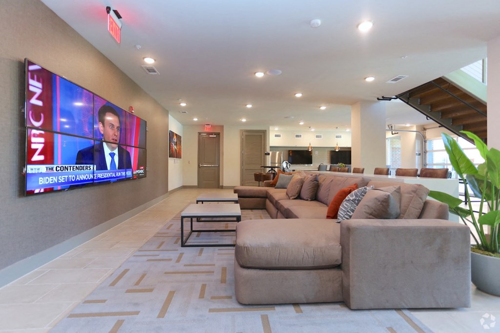 lounge with creme brown sofas