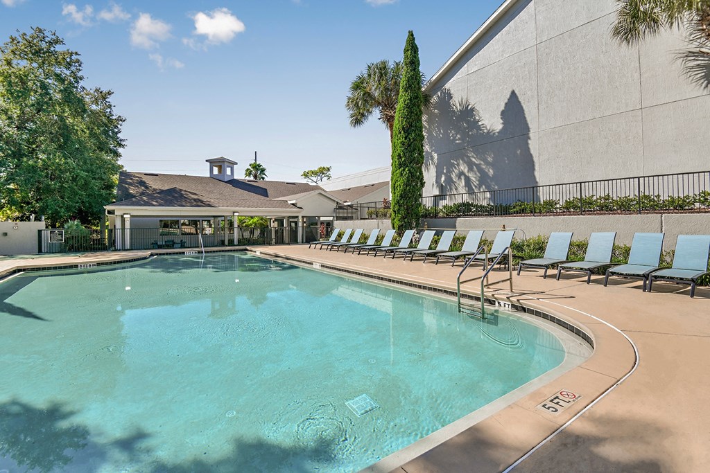 laurel at altamonte pool