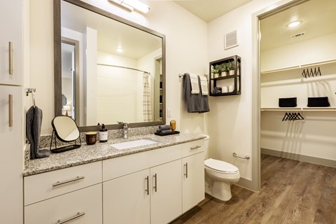 3145 Lynn Creek Pkwy 2 Beds Apartment for Rent