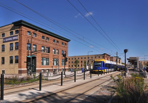 Grand Oak Apartments