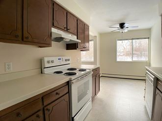301 SE St Anthony Ave. Studio-2 Beds Apartment for Rent - Photo Gallery 1