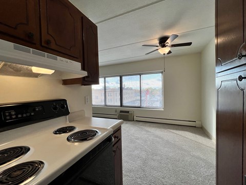 550 Snelling Ave. N. 1-2 Beds Johnson Realty for Rent - Photo Gallery 14