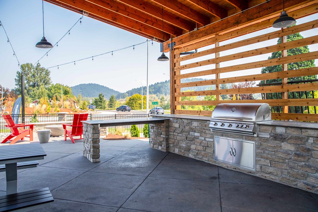 additional photo for property listing at chic digs with room to stretch out in the village 22 carat Scouter's Mountain, Oregon