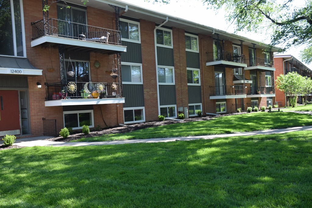 Crysler Plaza West exterior 1