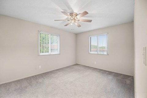 4921 NW Gateway Ave #7 Studio-2 Beds Apartment for Rent