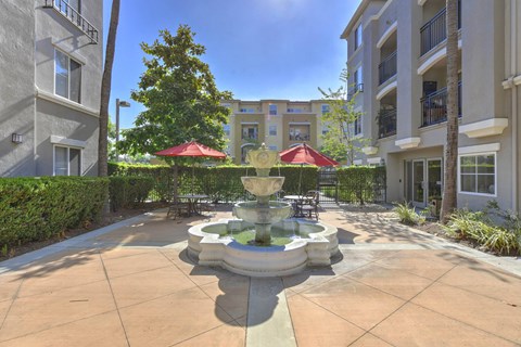 12721 Garden Grove Blvd 1-2 Beds Apartment for Rent