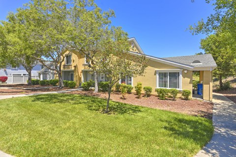 Exterior View at Creekside at Meadow Park, Novato