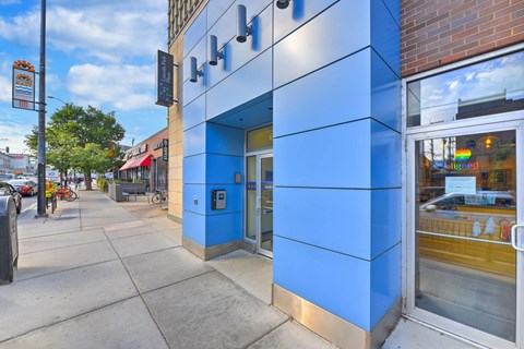 Front Exterior at Lincoln Park Plaza Apartments, Chicago, IL