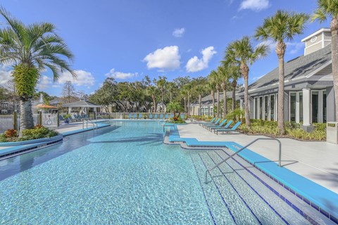 Outdoor swimming pool at Wellington Woods Apartments, Kissimmee