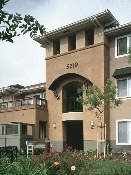 A building with the number 5219 on it.