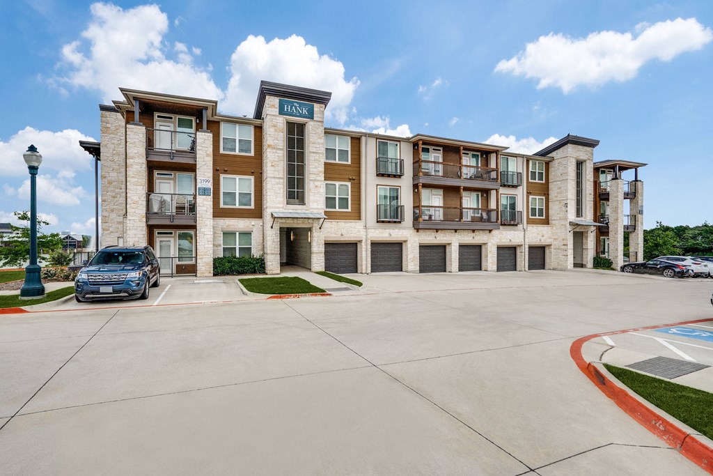 The Hank Building Architecture