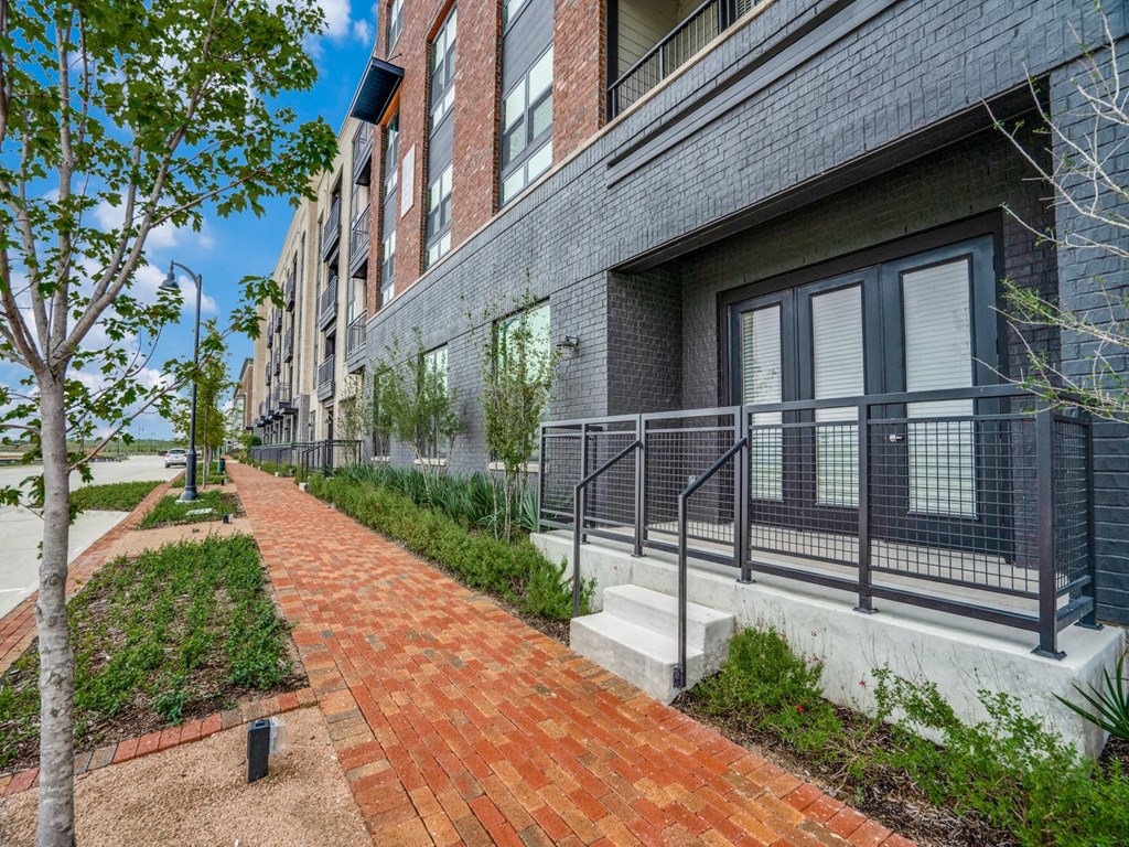 Apartment Community Street View