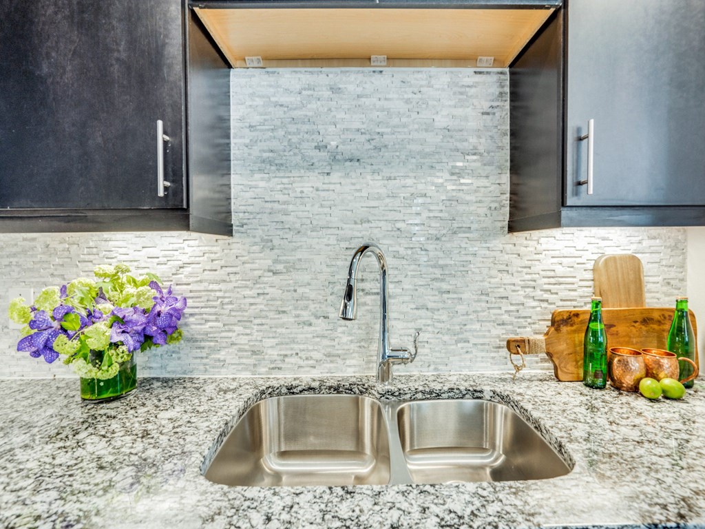 Tile backsplash and under cabinet accent lighting